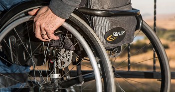 Disabili DOC – Disabile anziano in carrozzina