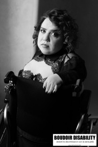 Disabili DOC – Valentina Tomirotti interpreta se stessa per il progetto Boudoir Disability