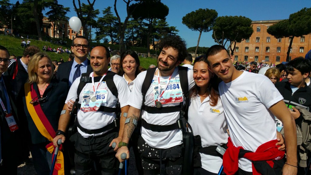 Disabili DOC – Disabili “ReWalker” protagonisti alla Maratona di Roma grazie all'esoscheletro di ReWalk Robotics