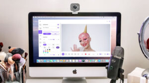 Disabili DOC – “Speciale Logitech StreamCam” – L'immagine mostra la StreamCam supportata dalla App “Logi Capture”