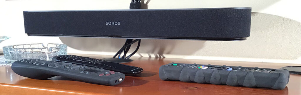 Disabili DOC – “Speciale Logitech Harmony Elite” – L'immagine mostra tre diversi telecomandi: uno Sony e due Logitech